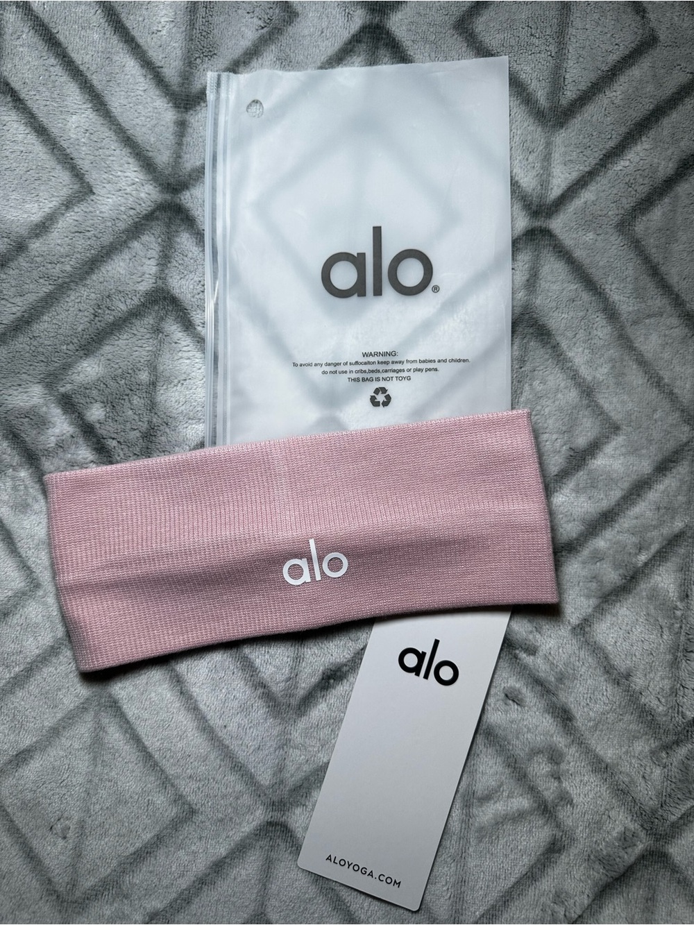 Alo Yoga Chalk Pink Logo Headband